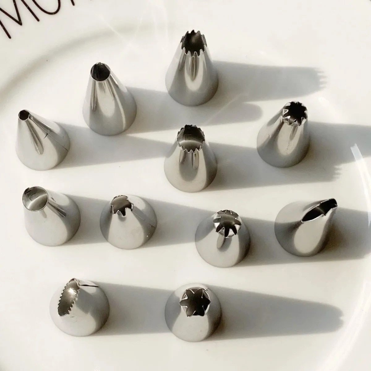 11 Commonly Used Cream Glue Metal Pipe Tips Can Be Used Multiple Times