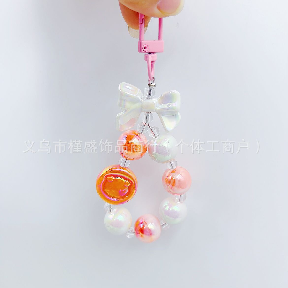 Cartoon piglet calcium chip short mobile phone chain pendant, candy color bead string, car key chain, headphone bag, small pendant