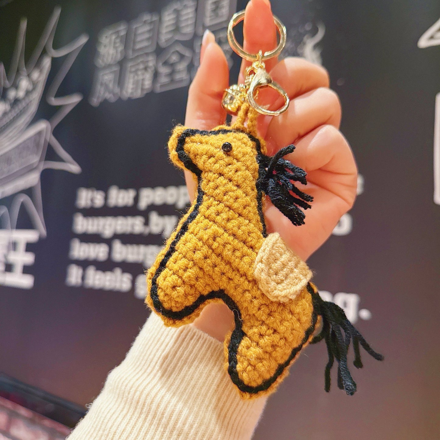 New cute auspicious horse keychain pendant hand-crocheted wool pony New Year's gift pendant wholesale