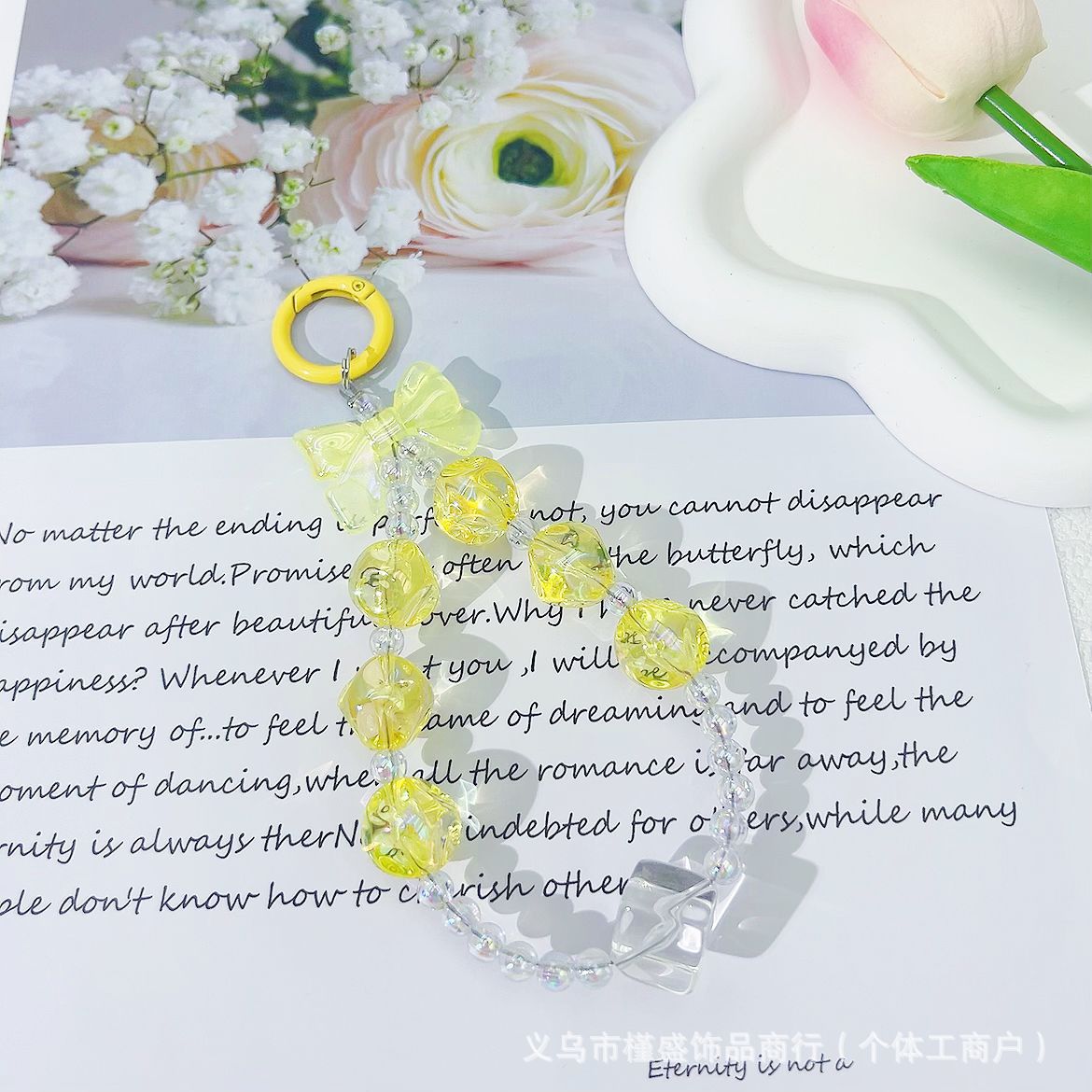 New high-transparency fig mobile phone chain pendant, candy-colored bead string key, earphone bag pendant, creative couple accessories.