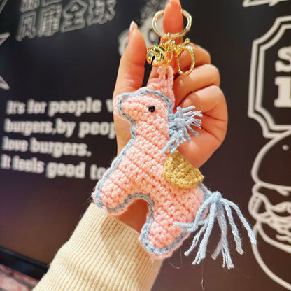 New cute auspicious horse keychain pendant hand-crocheted wool pony New Year's gift pendant wholesale