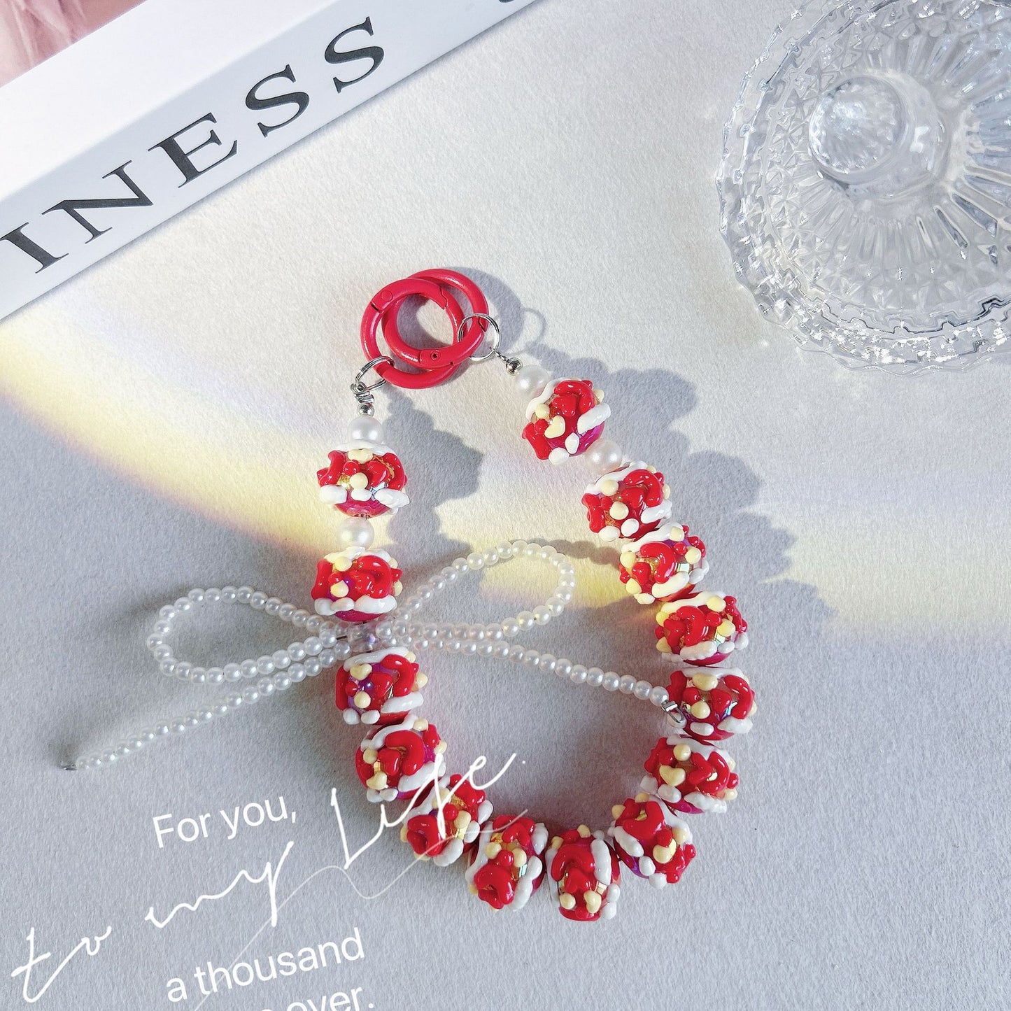 Korean small fresh pearl mobile phone chain bag pendant full of oil heavy industry hand-painted beads Xiaohongshu same mobile phone pendant