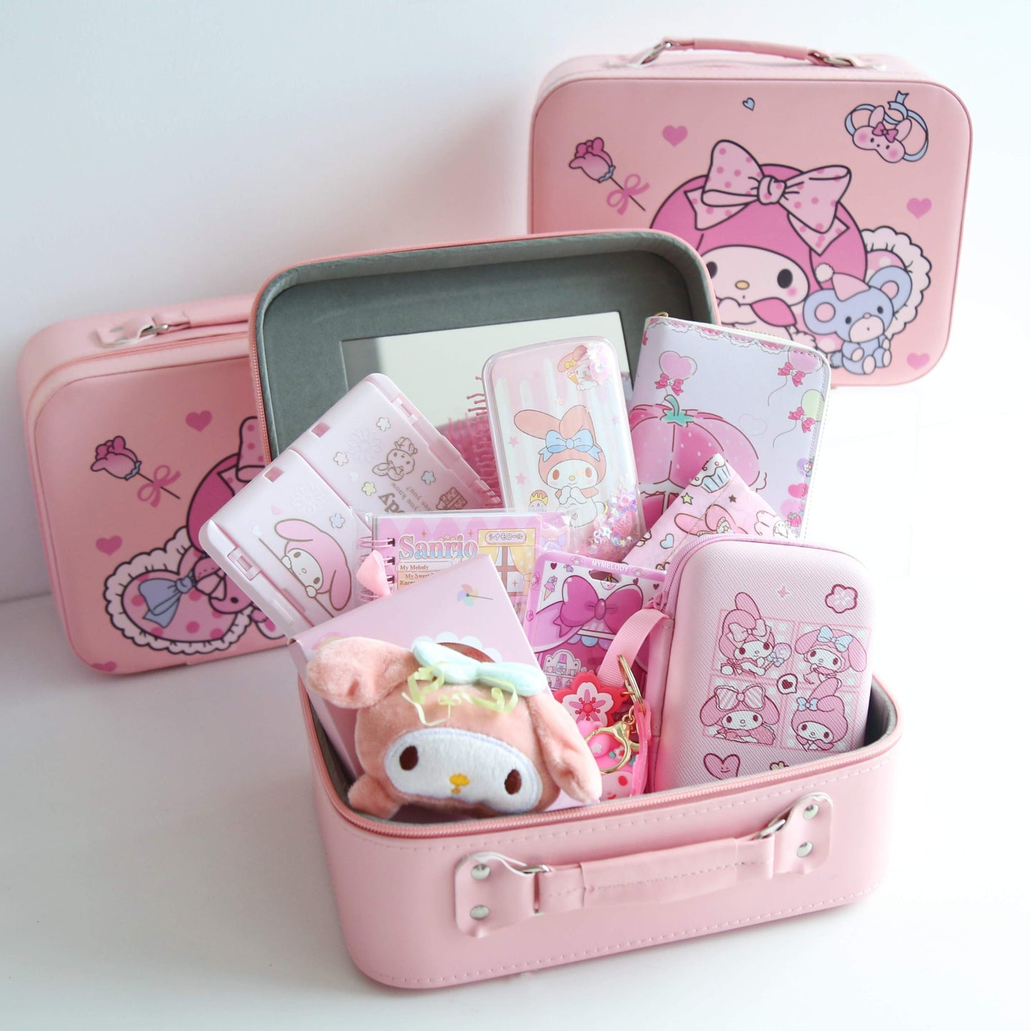 Melody Gift Box | 1 suitcase + 10 random items