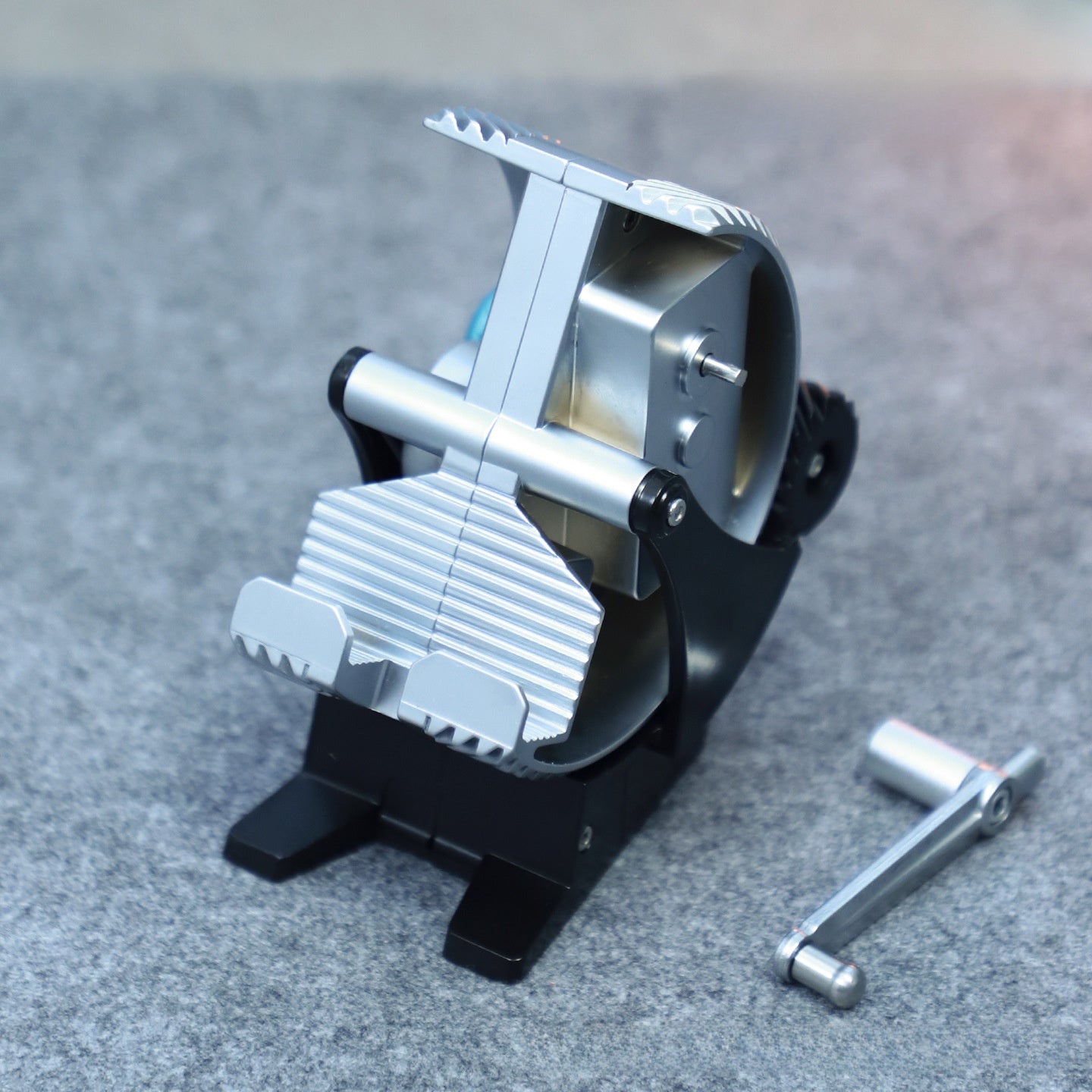 Nikolatoys Full Metal Mechanical Alloy Sawtooth Knob Gear Mobile Phone Stand Durable Zinc Alloy Wireless Charging Bracket Universal